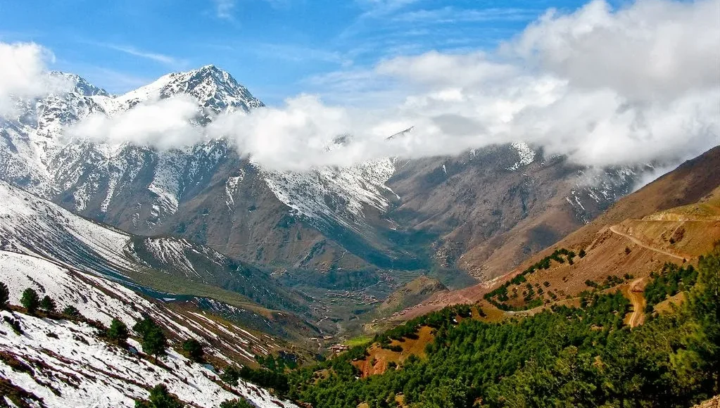 2-day guided tour from Marrakesh to Agafay and Atlas Mountains